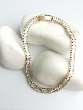 NWT 6"  CZ Tennis Bracelet in gold tone